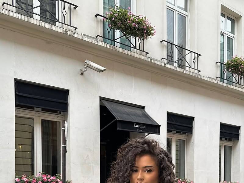 découvrez l'histoire captivante de la chute du fondateur d'american apparel, mêlant scandales sexuels et difficultés financières.